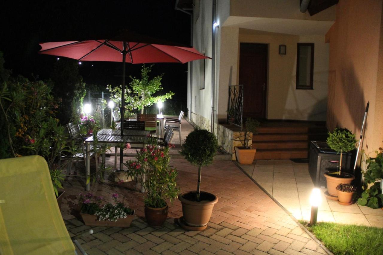 Simon Vendeghaz Balatongyoeroek Appartement Buitenkant foto