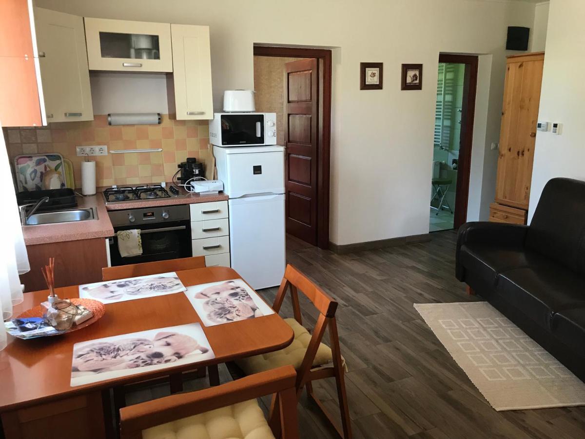 Simon Vendeghaz Balatongyoeroek Appartement Buitenkant foto