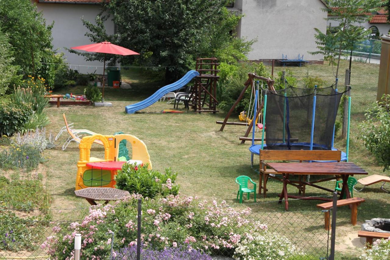 Simon Vendeghaz Balatongyoeroek Appartement Buitenkant foto