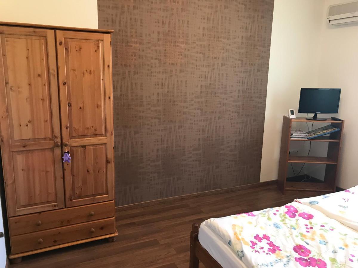 Simon Vendeghaz Balatongyoeroek Appartement Buitenkant foto